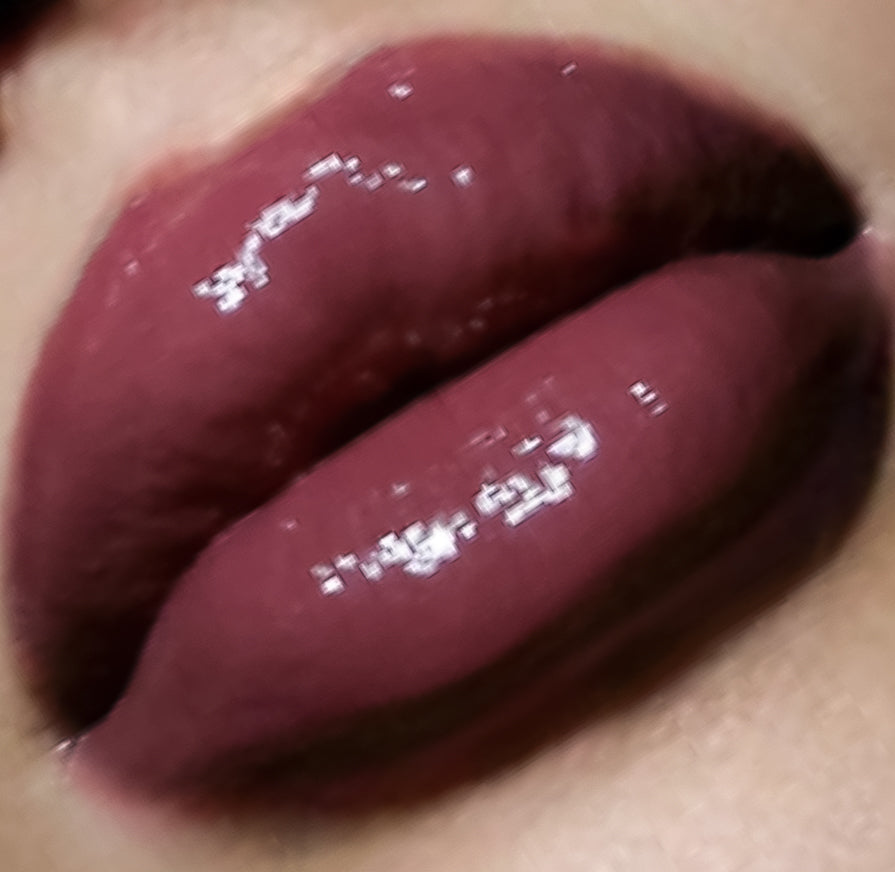 Naughty Longwear Lip Color in Midlife Mauve