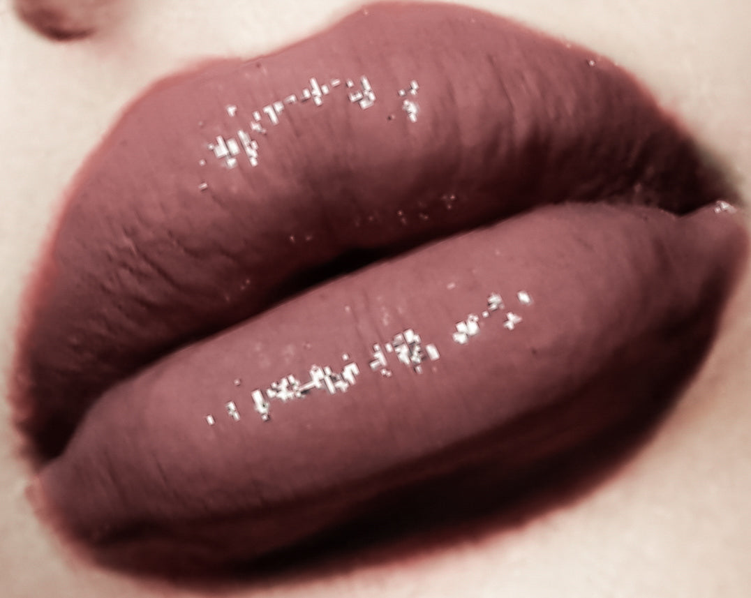 Naughty Longwear Lip Color in Judy